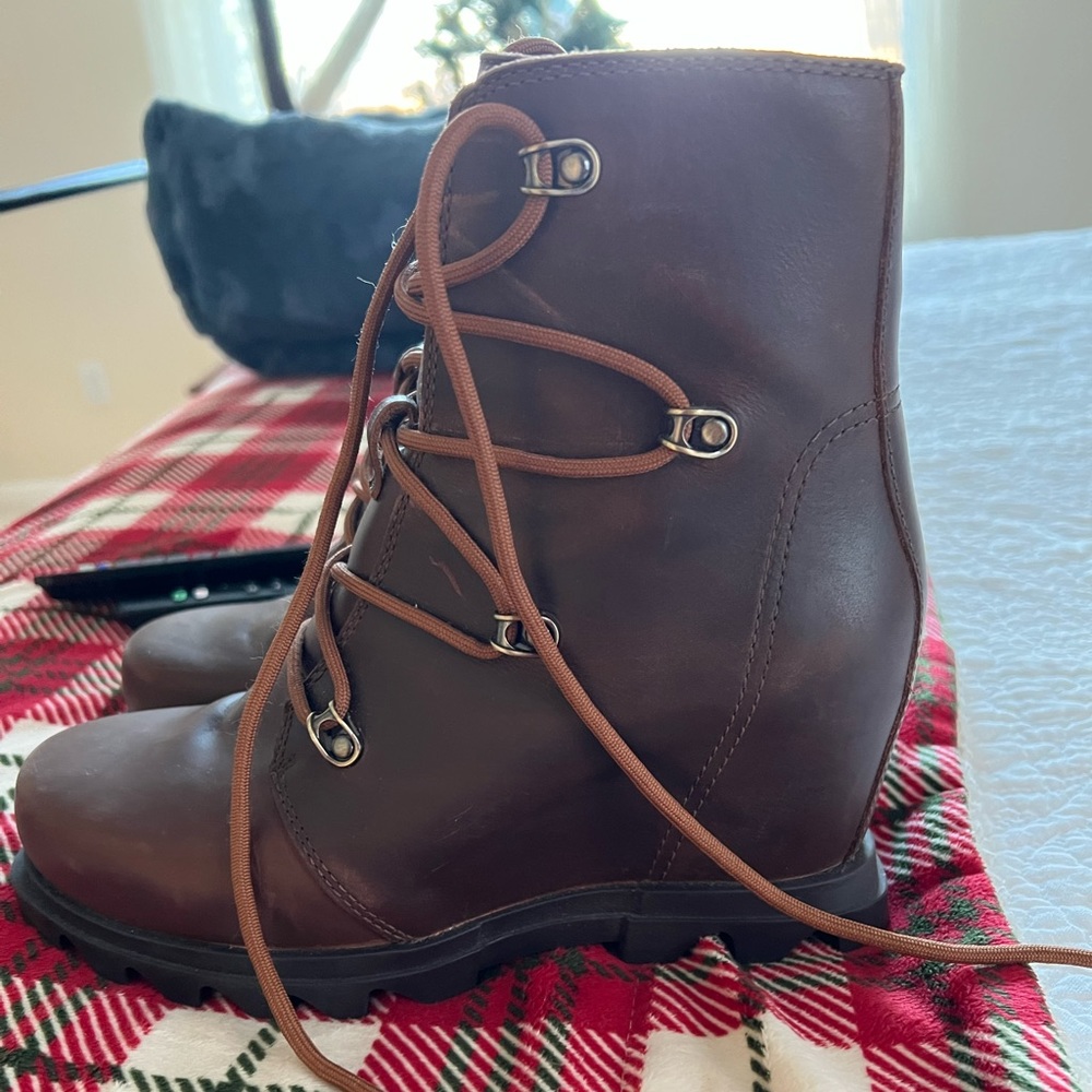 Super cute boots, but they hit my calf in a funny spot.